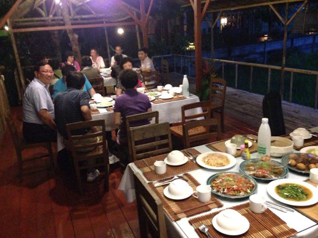 Palm Spa Village Resort Mae Rim Bagian luar foto