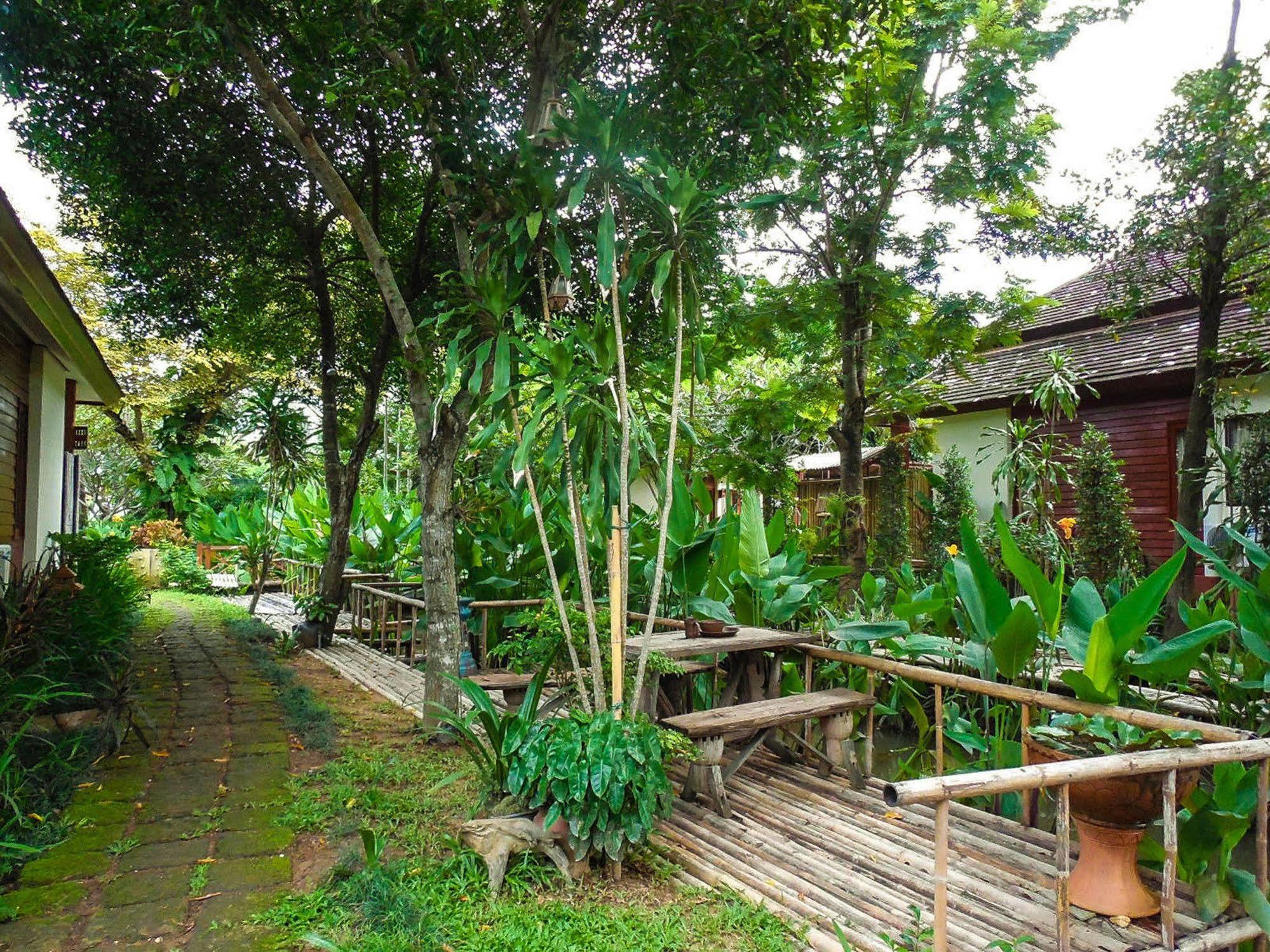 Palm Spa Village Resort Mae Rim Bagian luar foto