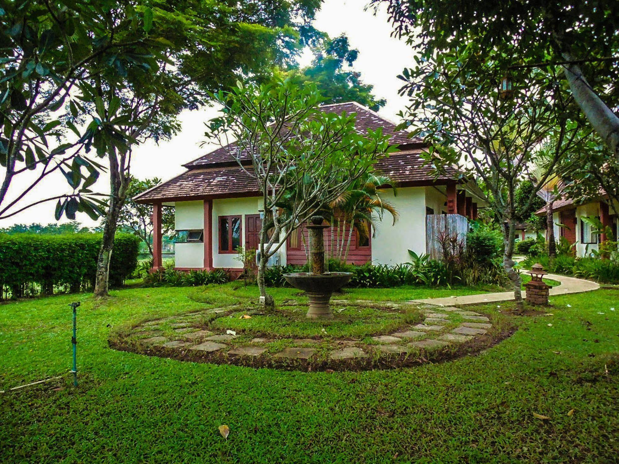 Palm Spa Village Resort Mae Rim Bagian luar foto